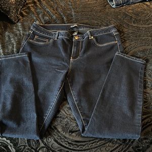 d.jeans brand.  Dark navy petite length jeans.